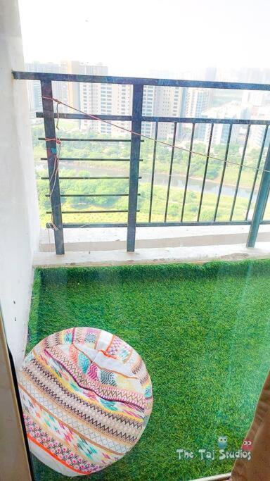 Top Luxury & Couple Friendly Stay Gp By Taj Suites & Studios #New Year Party & Stay Noida Esterno foto