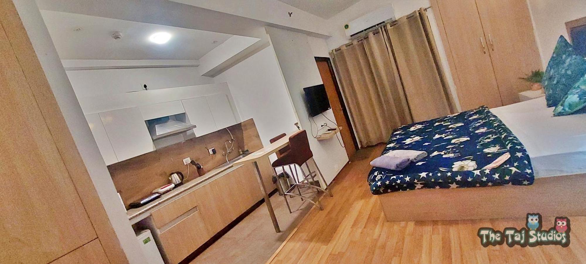 Top Luxury & Couple Friendly Stay Gp By Taj Suites & Studios #New Year Party & Stay Noida Esterno foto