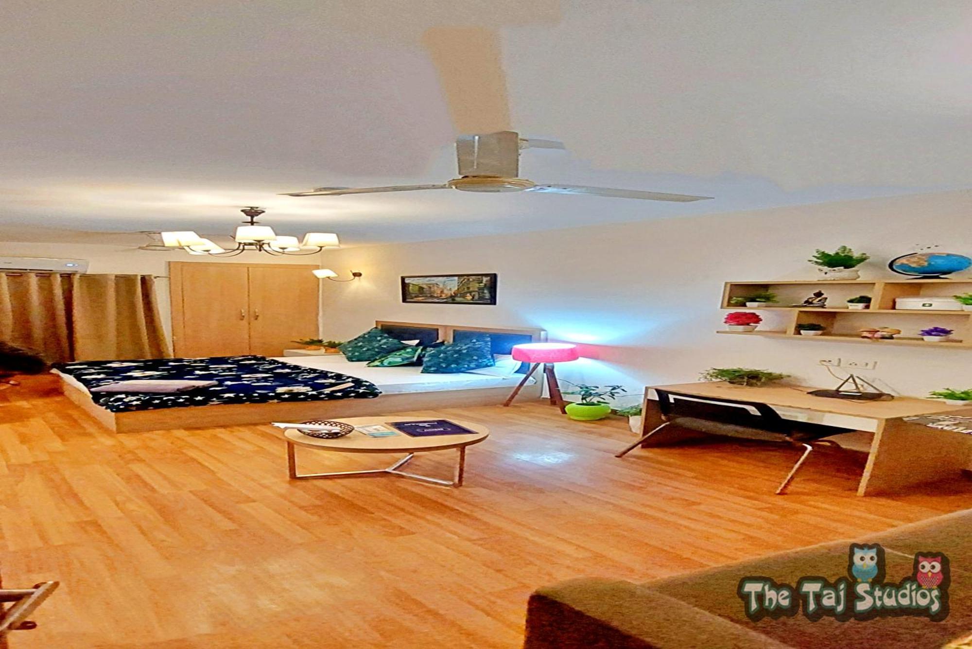 Top Luxury & Couple Friendly Stay Gp By Taj Suites & Studios #New Year Party & Stay Noida Esterno foto