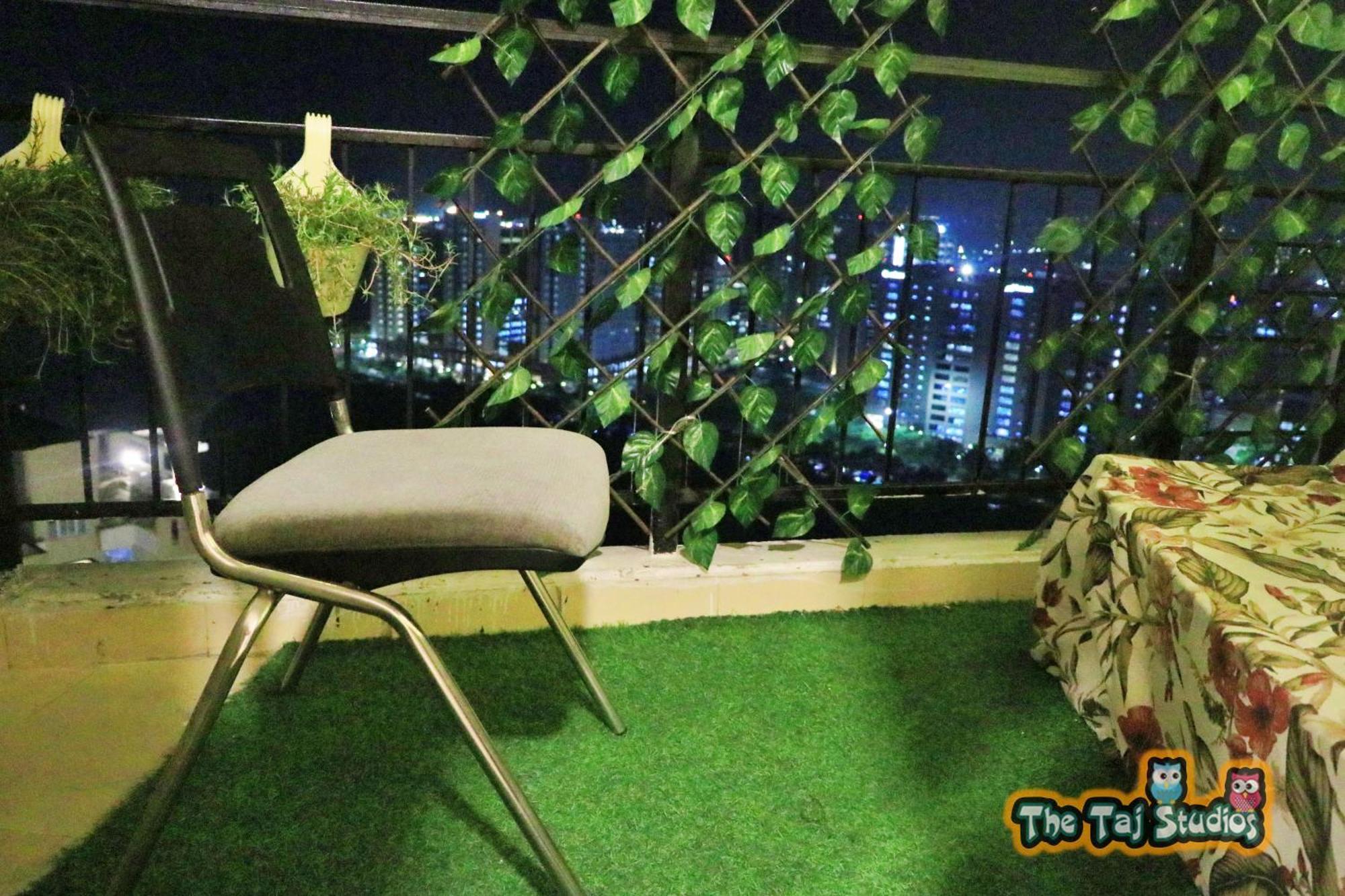 Top Luxury & Couple Friendly Stay Gp By Taj Suites & Studios #New Year Party & Stay Noida Esterno foto